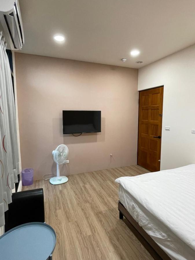 Mishi 85 Guest House Lukang Bagian luar foto